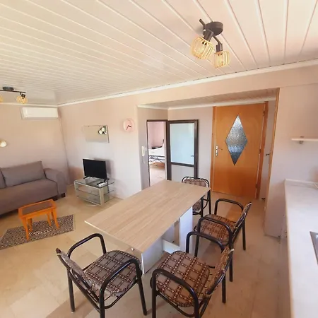 Daire Skyloft Nea Karvali